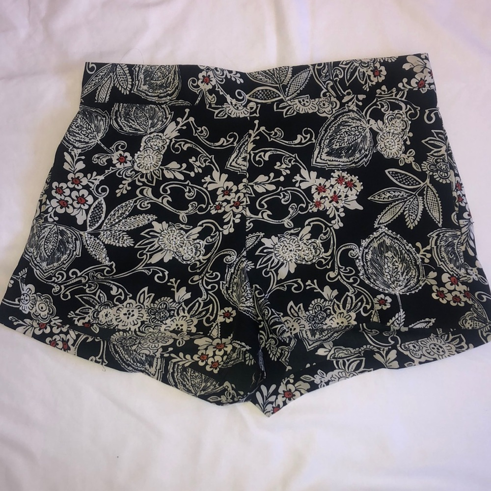 Beaded shorts Size M